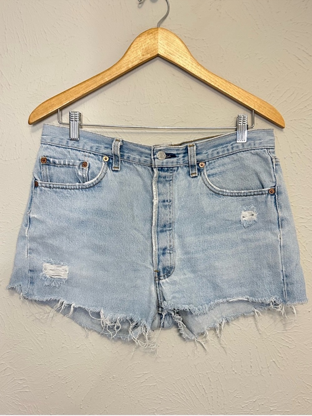 Vintage Levi’s 501 Cut off Shorts 31 32
